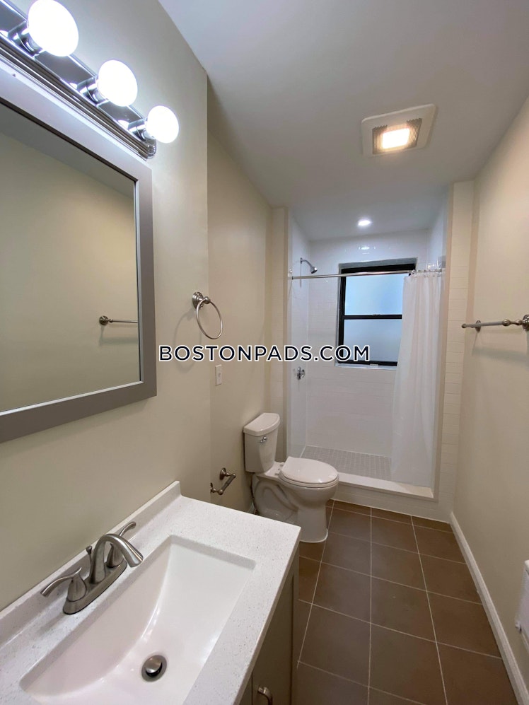 Commonwealth Ave., Boston