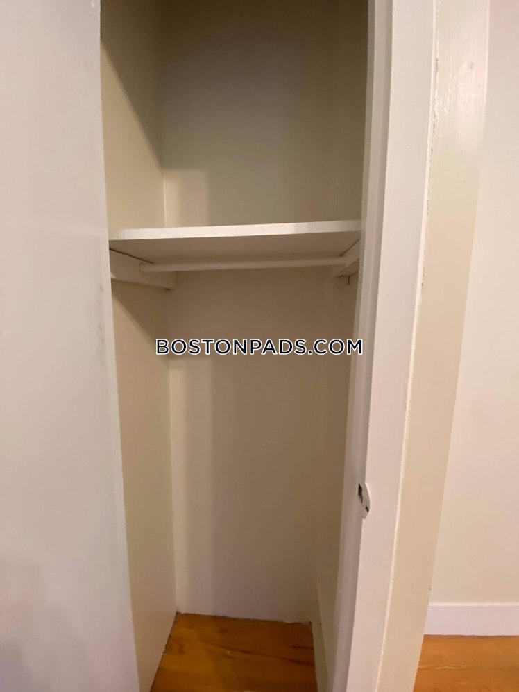 Commonwealth Ave., Boston