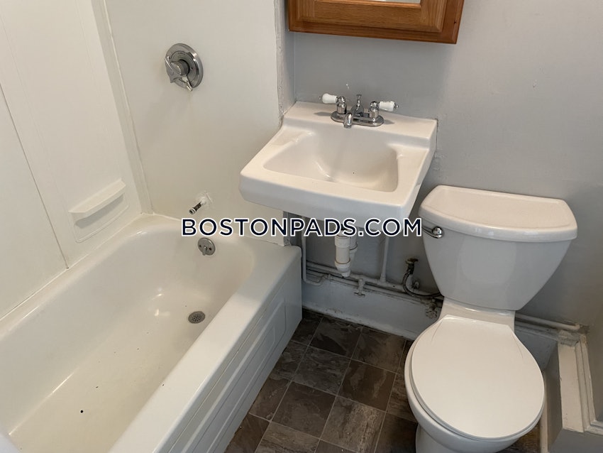 BOSTON - HYDE PARK - 1 Bed, 1 Bath - Image 32