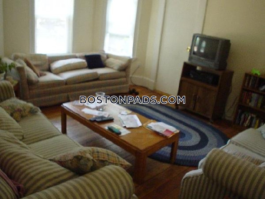 BOSTON - BRIGHTON - OAK SQUARE - 2 Beds, 1 Bath - Image 4