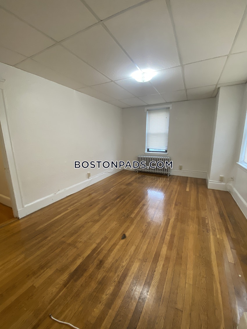 MEDFORD - MEDFORD SQUARE - 1 Bed, 1 Bath - Image 15