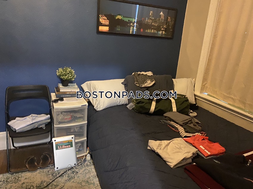 BOSTON - NORTH END - 2 Beds, 1 Bath - Image 10