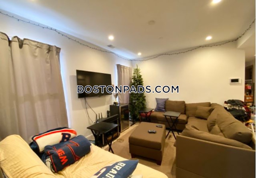 BOSTON - DORCHESTER/SOUTH BOSTON BORDER - 4 Beds, 2 Baths - Image 1