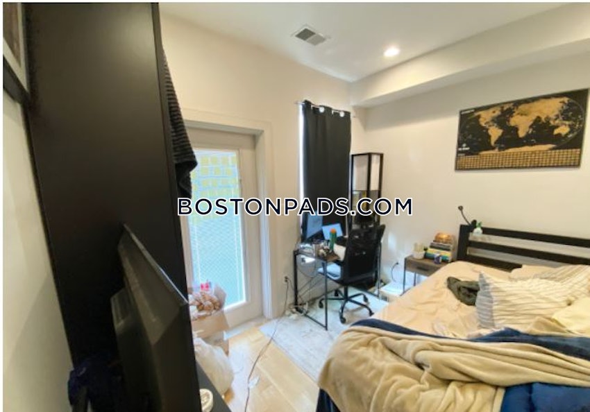 BOSTON - DORCHESTER/SOUTH BOSTON BORDER - 4 Beds, 2 Baths - Image 4