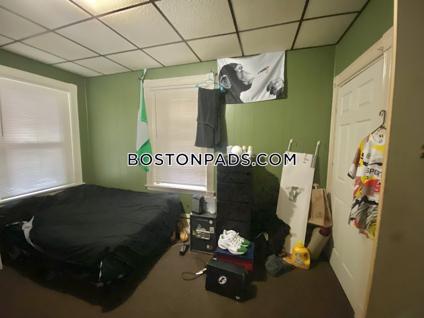 BOSTON - MISSION HILL - 4 Beds, 1 Bath - Image 25