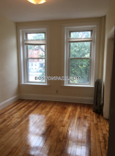 Boston - 5 Beds, 2 Baths