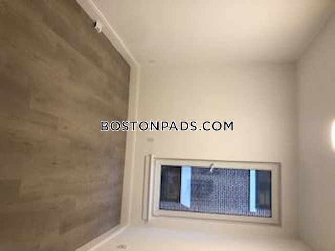 Boston - $2,800+ /mo