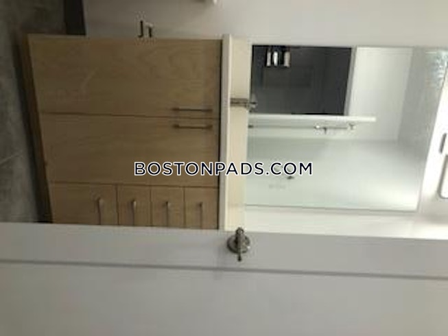 Boston - $2,800+ /mo