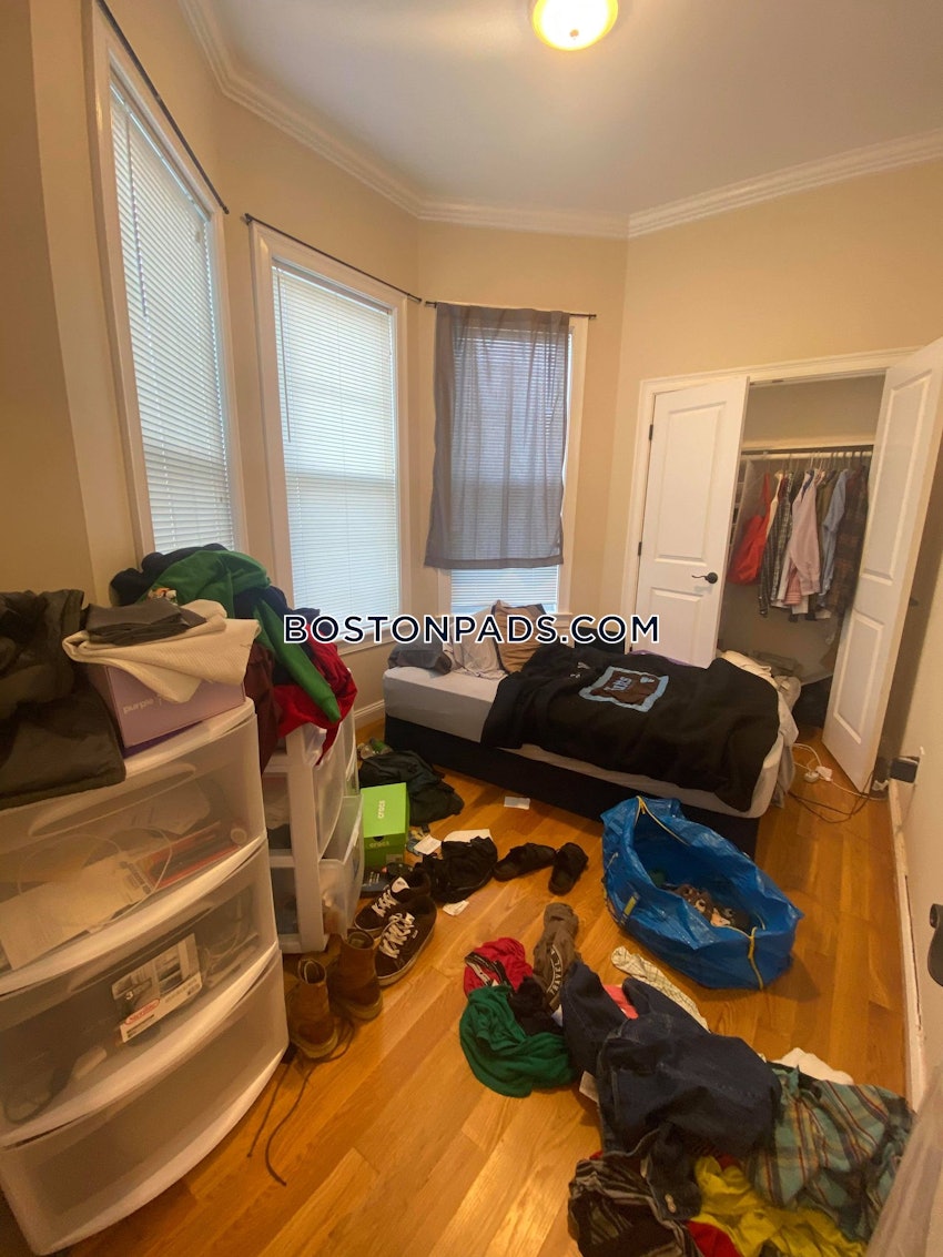 BOSTON - ROXBURY - 3 Beds, 1 Bath - Image 11