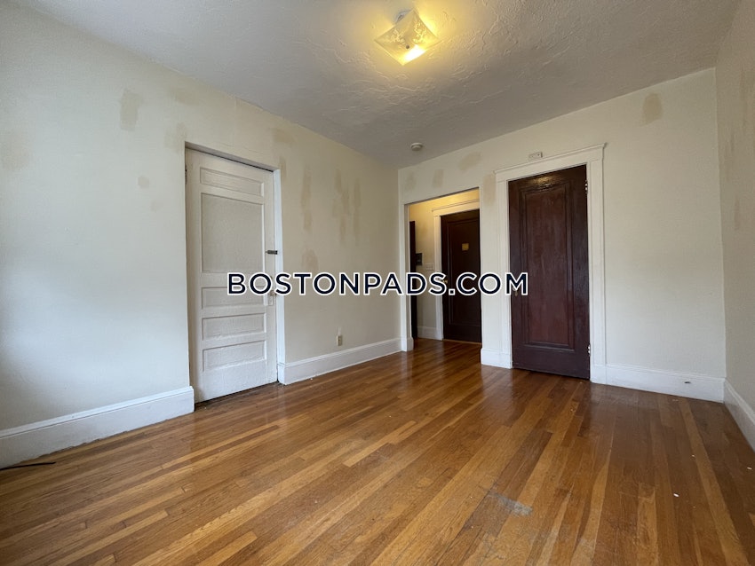 MEDFORD - MEDFORD SQUARE - 1 Bed, 1 Bath - Image 4