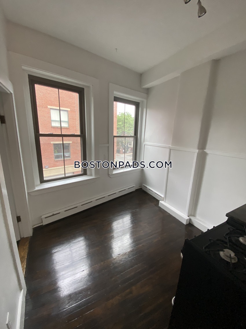 CAMBRIDGE- EAST CAMBRIDGE - 2 Beds, 1 Bath - Image 1