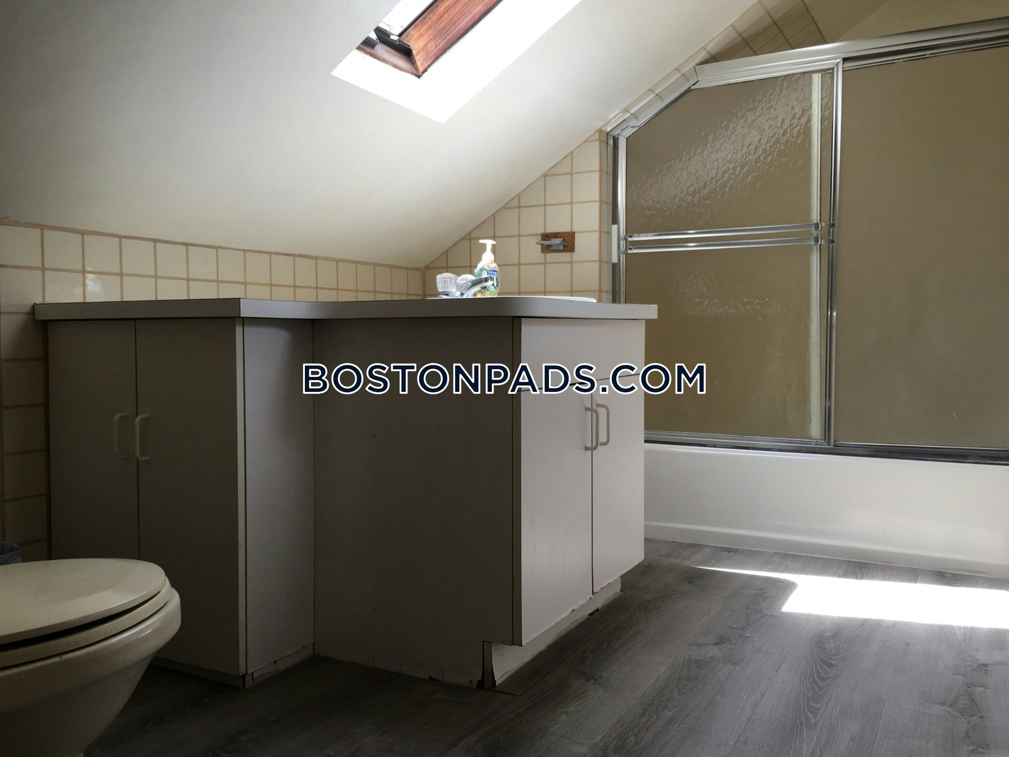 Boston - 4 Beds, 2 Baths
