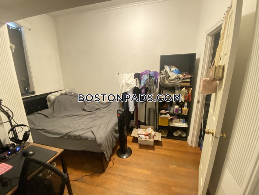 BOSTON - FENWAY/KENMORE - 3 Beds, 1 Bath - Image 11