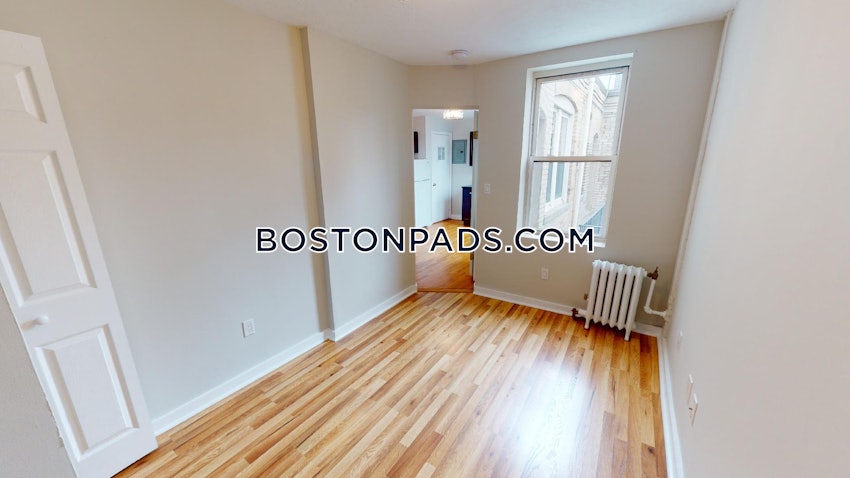 BOSTON - NORTH END - 3 Beds, 1 Bath - Image 5