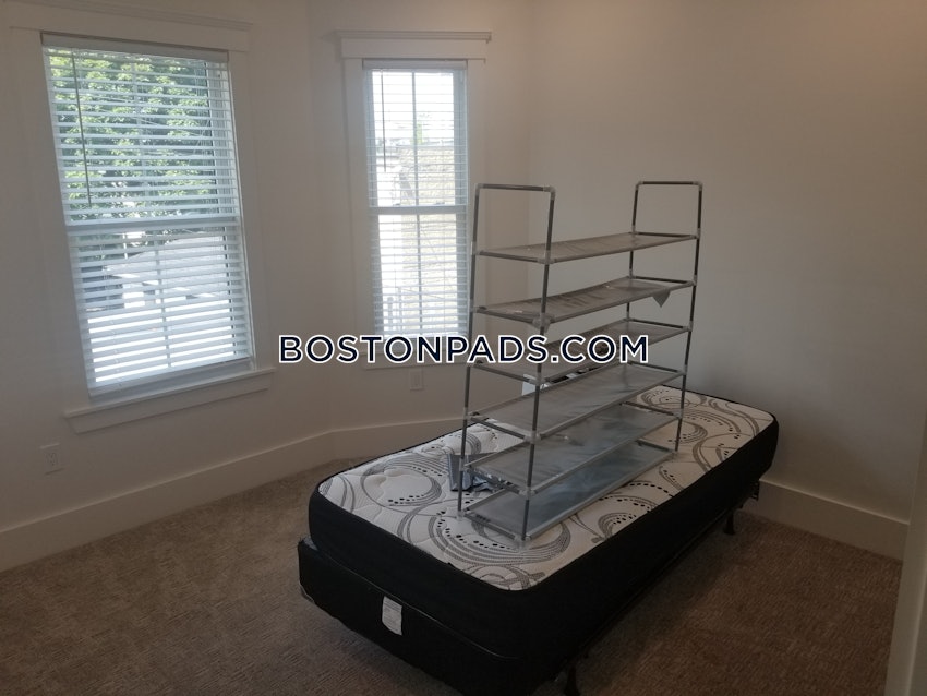 REVERE - 1 Bed, 1 Bath - Image 34