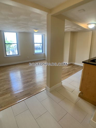 Boston - 2 Beds, 1 Baths