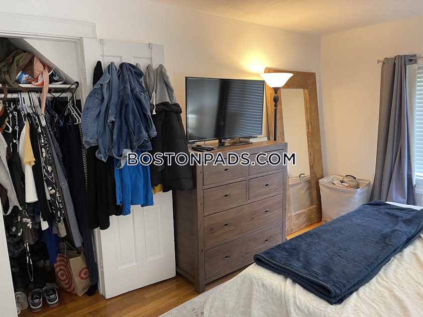 BROOKLINE - CHESTNUT HILL - 3 Beds, 2 Baths - Image 3