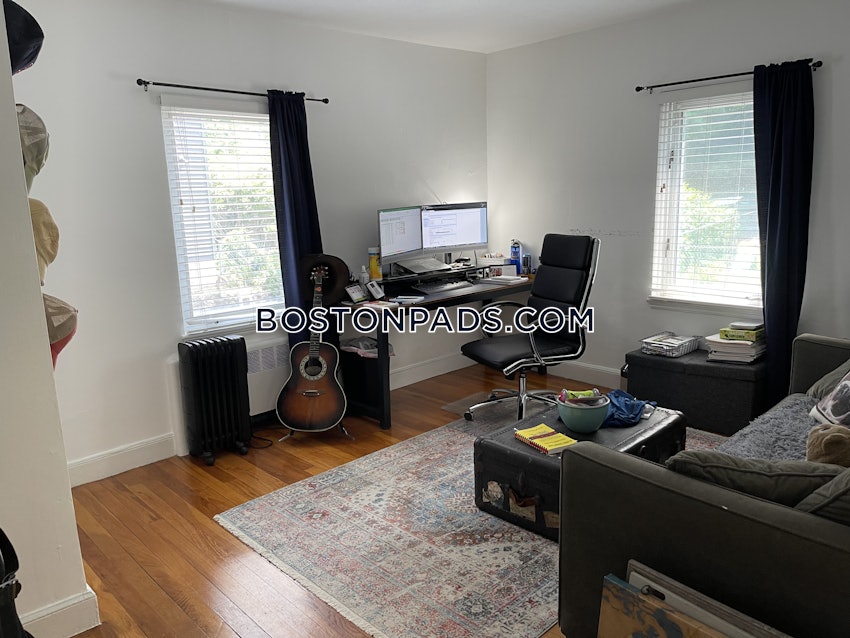 BROOKLINE - CHESTNUT HILL - 3 Beds, 2 Baths - Image 13