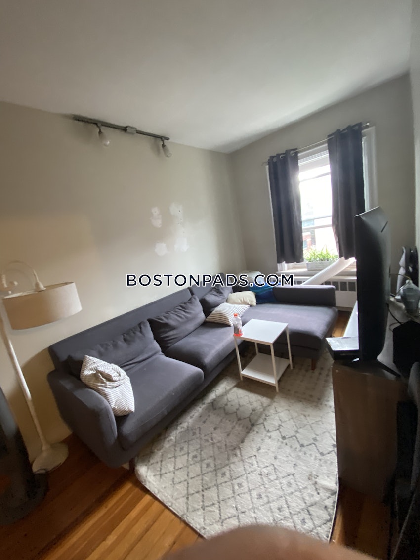 BOSTON - NORTH END - 3 Beds, 1 Bath - Image 6