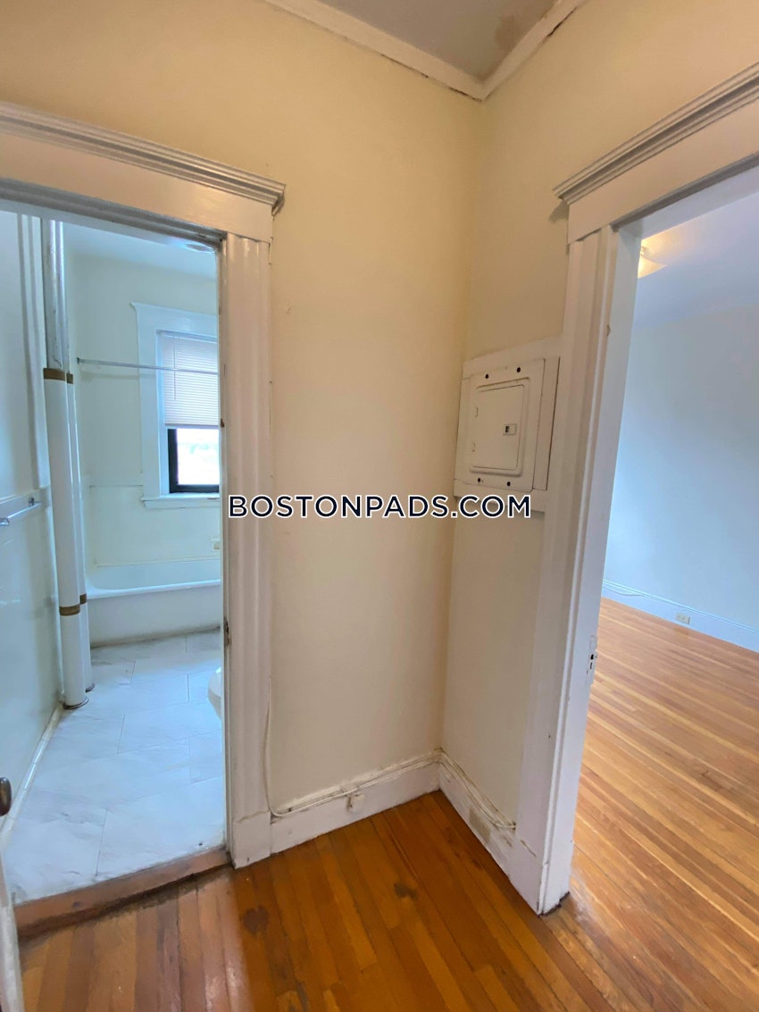 MALDEN - 1 Bed, 1 Bath - Image 9