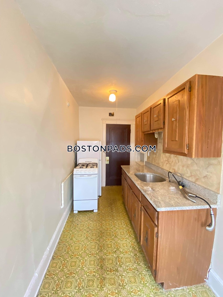 MEDFORD - MEDFORD SQUARE - 1 Bed, 1 Bath - Image 9