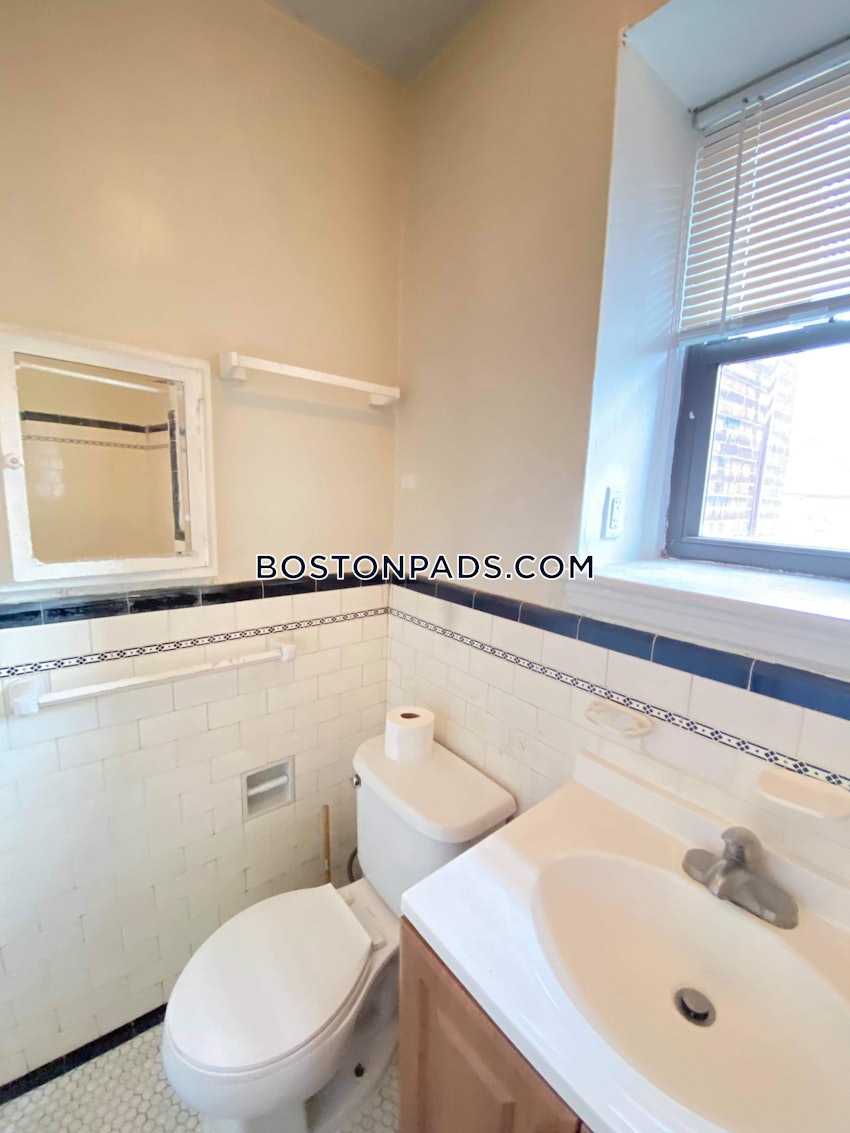 MEDFORD - MEDFORD SQUARE - 1 Bed, 1 Bath - Image 29