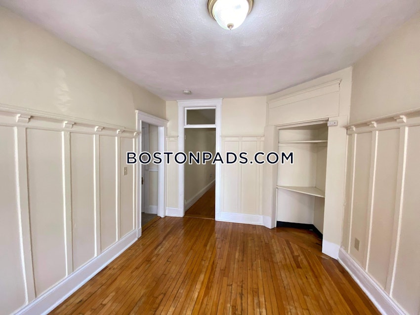 BOSTON - ALLSTON/BRIGHTON BORDER - 3 Beds, 1 Bath - Image 4