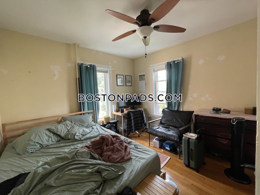 SOMERVILLE - DAVIS SQUARE - 4 Beds, 2 Baths - Image 16