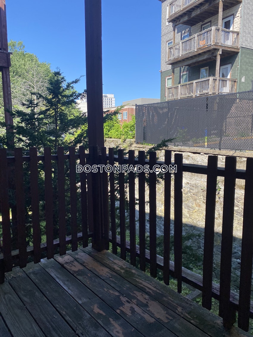 BOSTON - MISSION HILL - 1 Bed, 1 Bath - Image 3