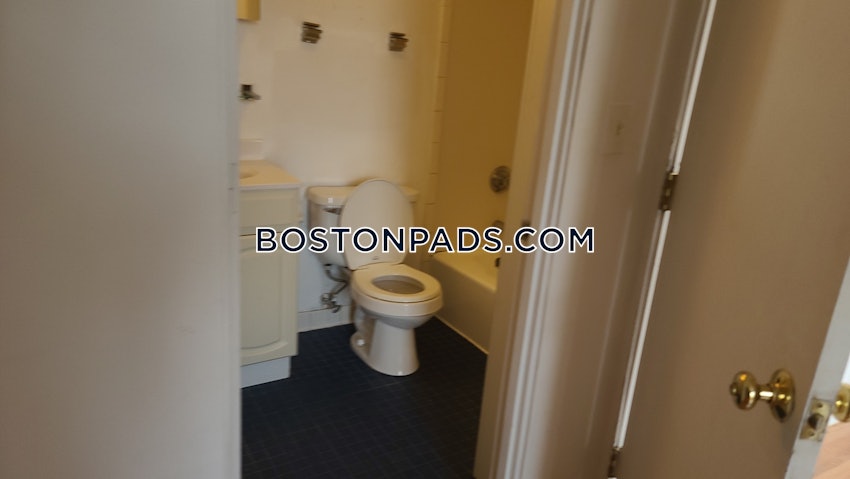 BOSTON - BAY VILLAGE - 1 Bed, 1 Bath - Image 22