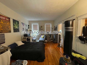 Boston - 0 Beds, 1 Baths