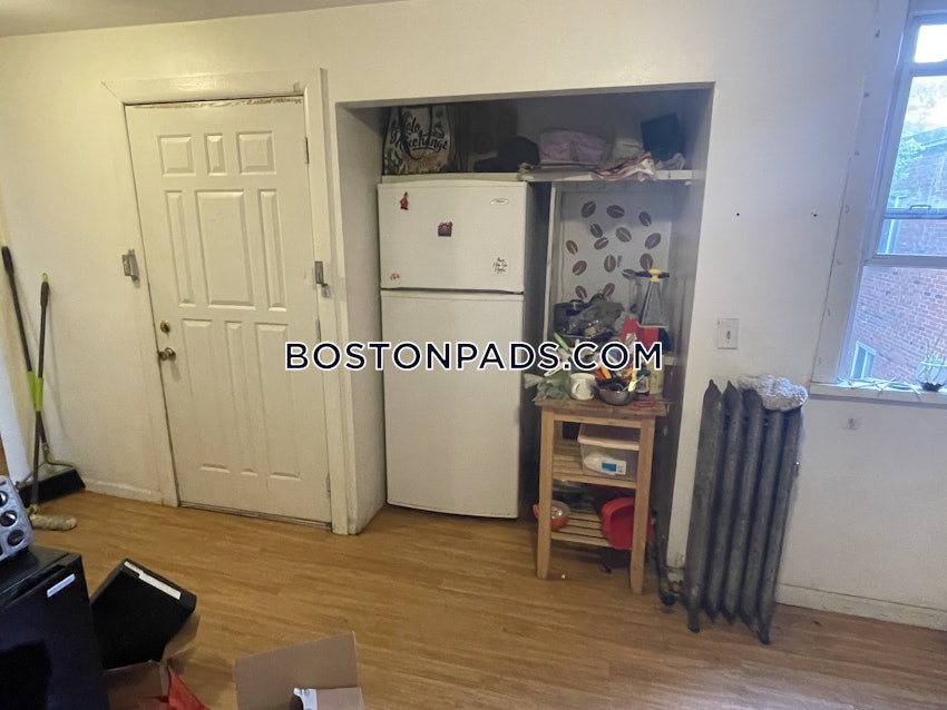 BOSTON - ALLSTON - 5 Beds, 2 Baths - Image 12