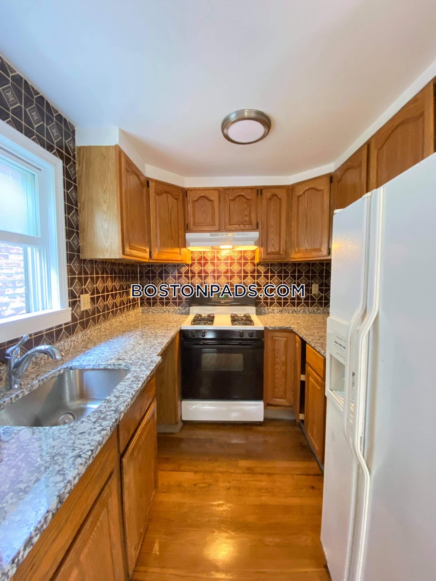 CAMBRIDGE - KENDALL SQUARE - 3 Beds, 2 Baths - Image 18