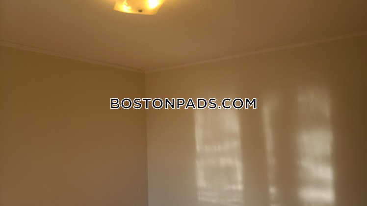 Pleasant St., Malden