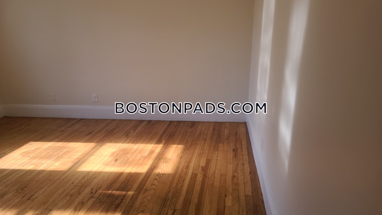 Pleasant St., Malden