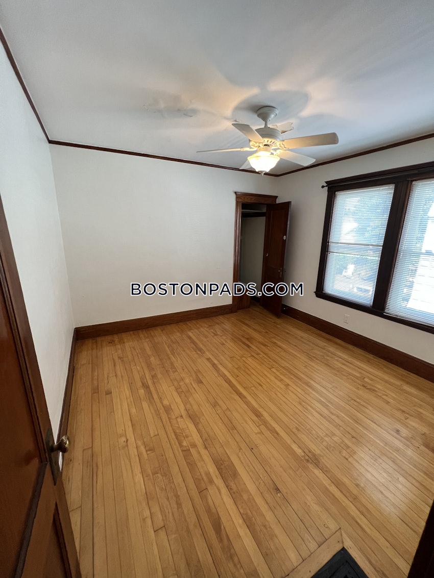 BELMONT - 3 Beds, 2 Baths - Image 4