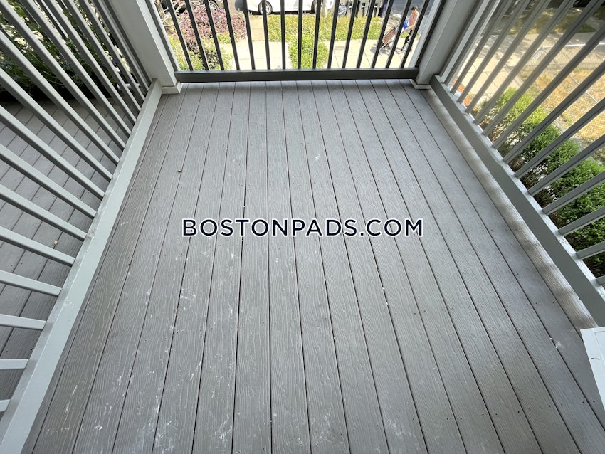 BOSTON - DORCHESTER/SOUTH BOSTON BORDER - 4 Beds, 2 Baths - Image 25