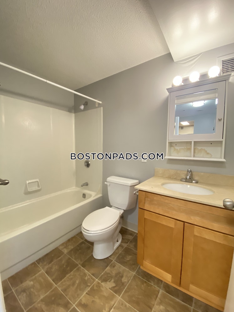 Dartmouth St., Boston