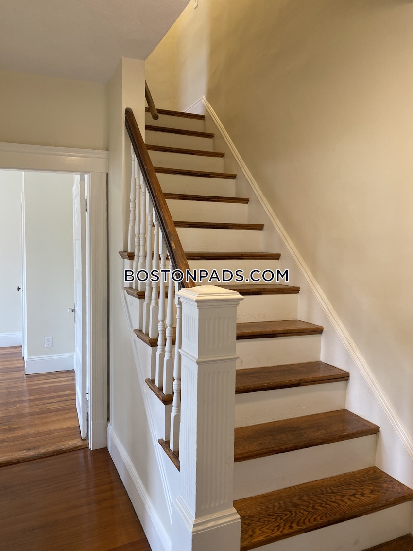 MALDEN - 4 Beds, 2 Baths - Image 28