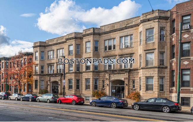 Boston - $2,275+ /mo