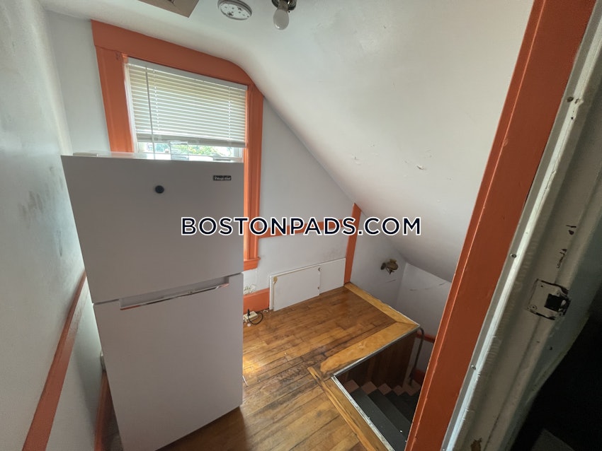 MALDEN - 2 Beds, 1 Bath - Image 14