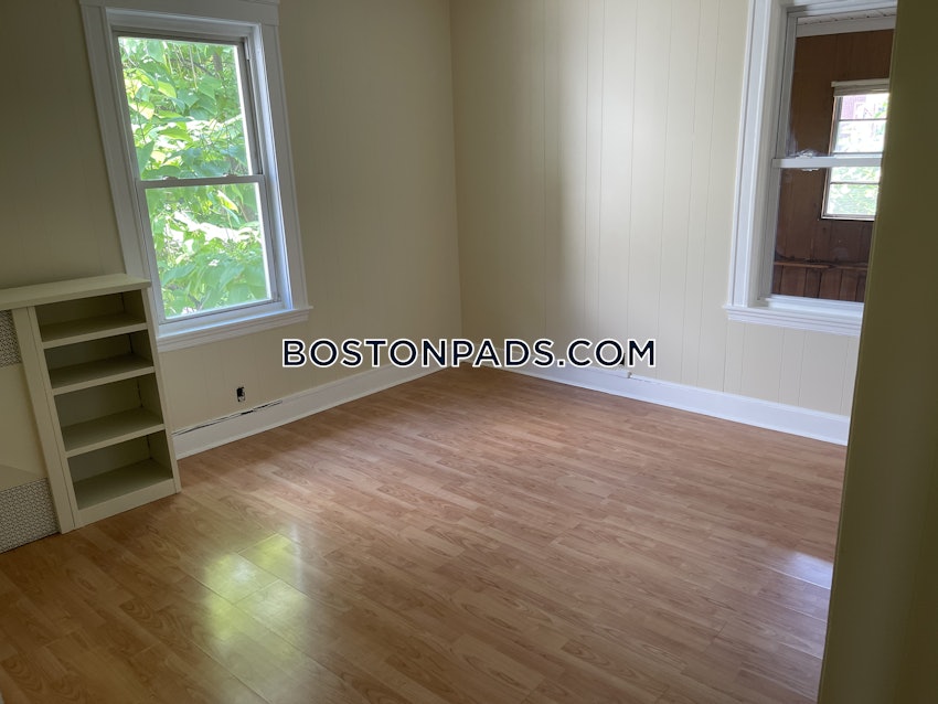 MALDEN - 3 Beds, 1 Bath - Image 15