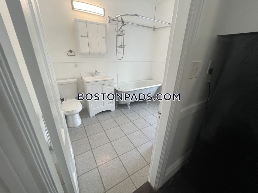 BOSTON - FORT HILL - 2 Beds, 1 Bath - Image 18