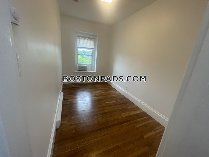 BOSTON - FORT HILL - 2 Beds, 1 Bath - Image 11