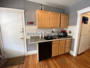 Boston - 4 Beds, 2 Baths