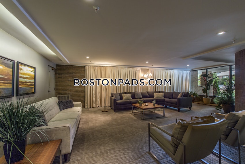 BROOKLINE- LONGWOOD AREA - 2 Beds, 2 Baths - Image 1