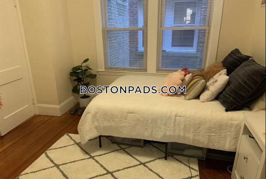 BOSTON - BRIGHTON - BOSTON COLLEGE - 4 Beds, 2 Baths - Image 3