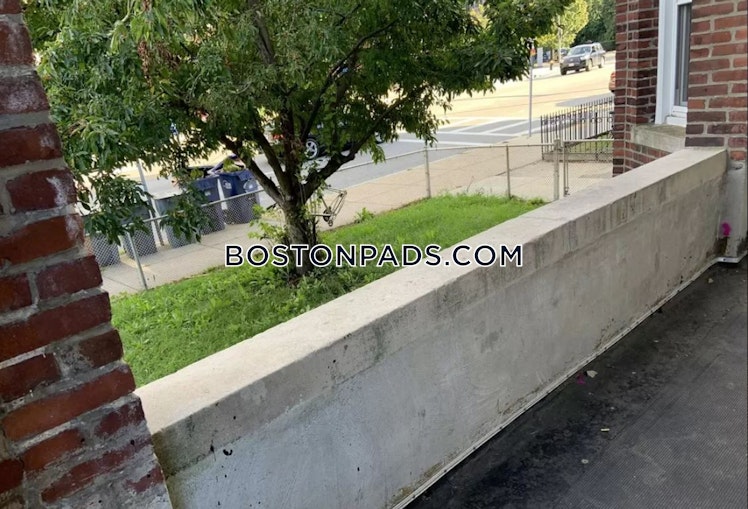 Chestnut Hill Ave., Boston