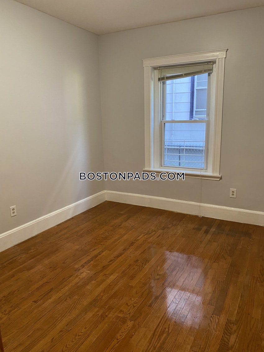 BOSTON - DORCHESTER - UPHAMS CORNER - 3 Beds, 1.5 Baths - Image 4