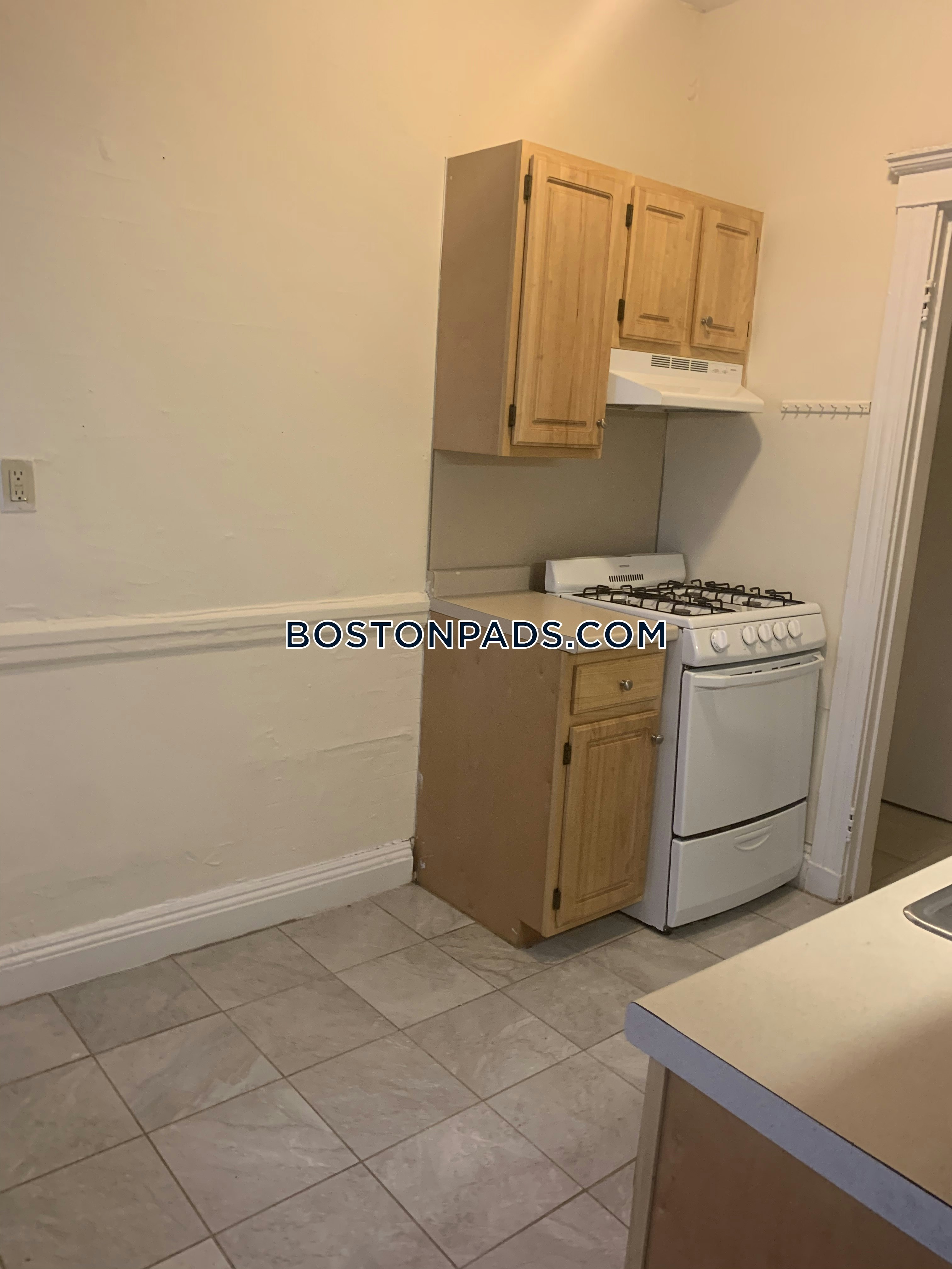 Boston - 0 Beds, 1 Baths